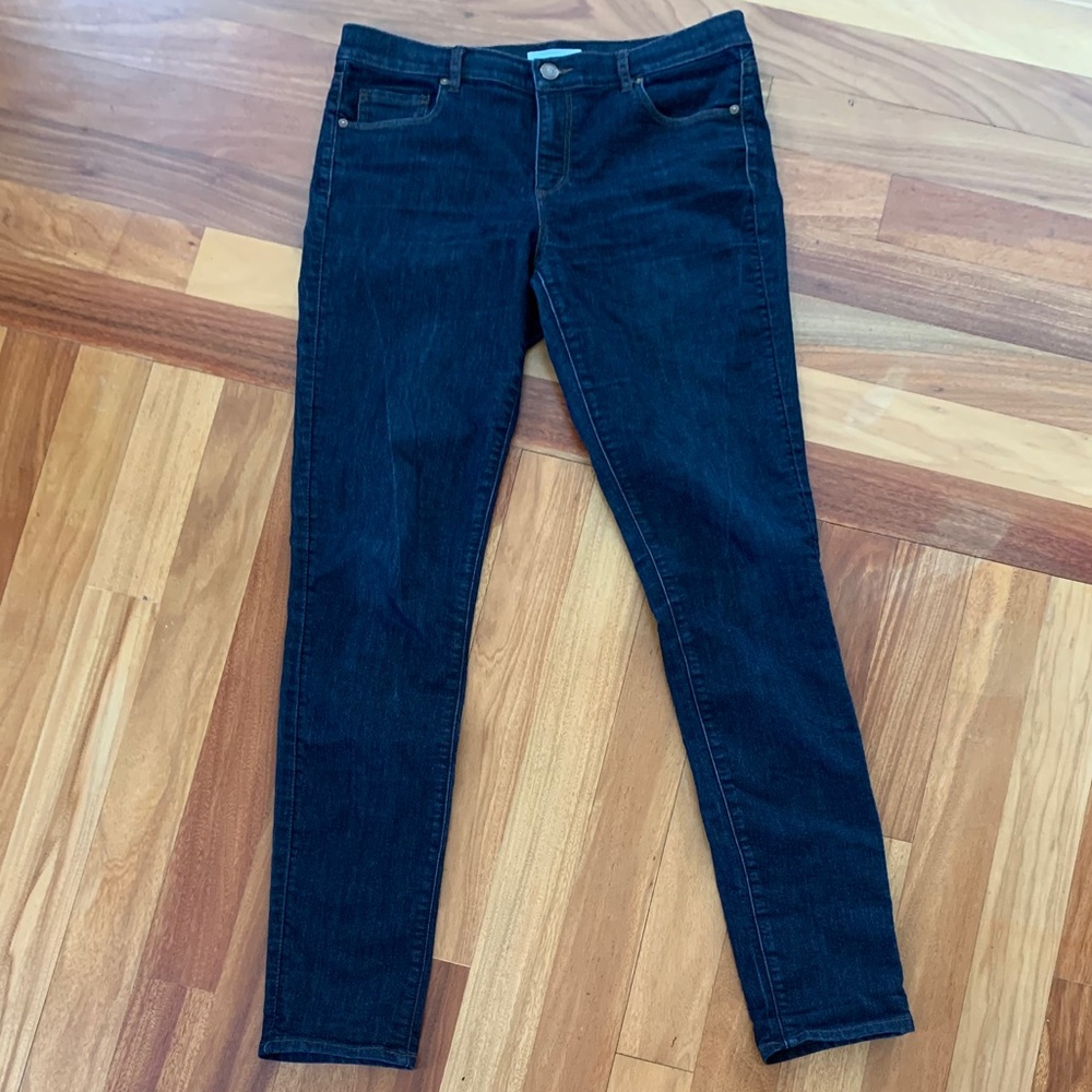 Loft dark denim in modern skinny. Tall -sz 10